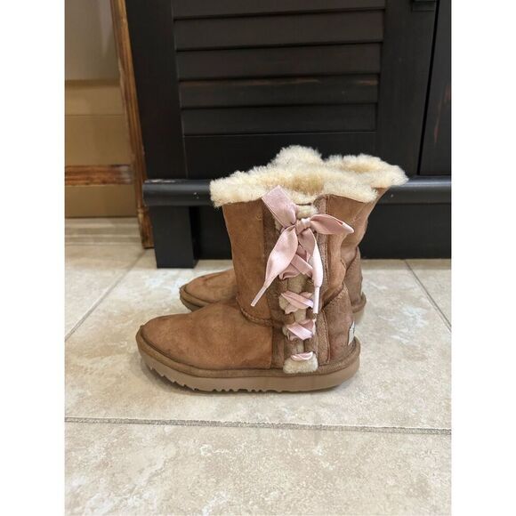 UGG little girl boots - Picture 5 of 9
